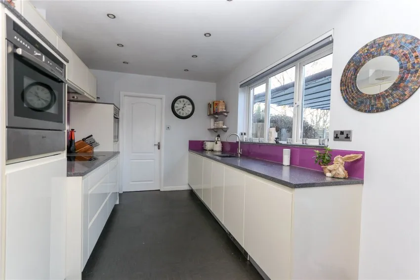 Lavington Avenue, Cheadle, photo 4