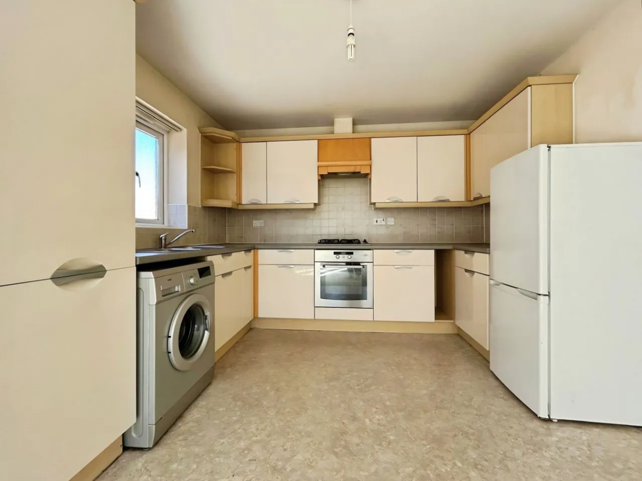 Haverhill Grove, Wombwell, S73, photo 2