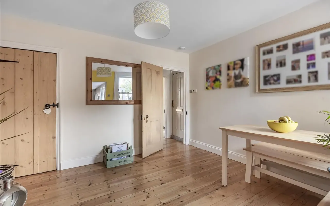 Idmiston Square, Worcester Park, KT4, photo 12
