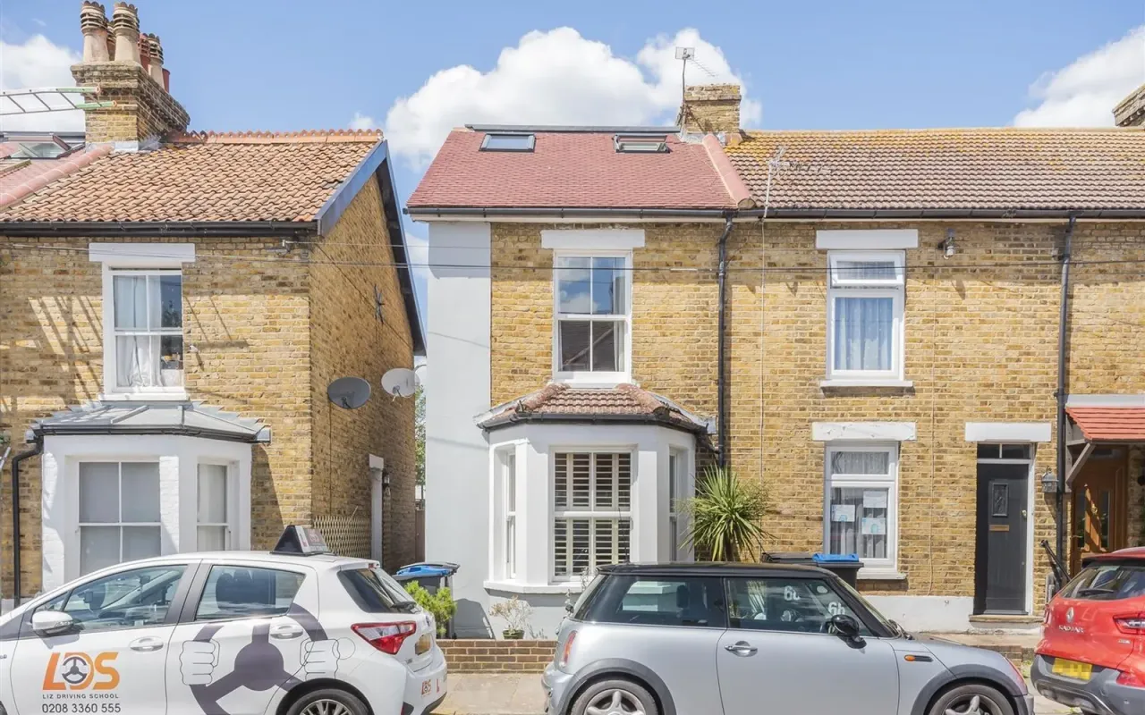 3 bed property for sale — Idmiston Square, Worcester Park, KT4