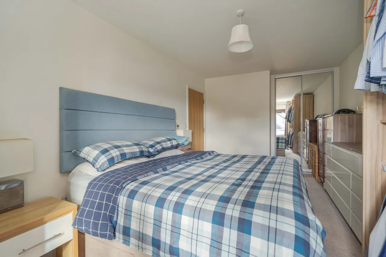 Kew Bridge Road, Brentford, TW8, photo 9