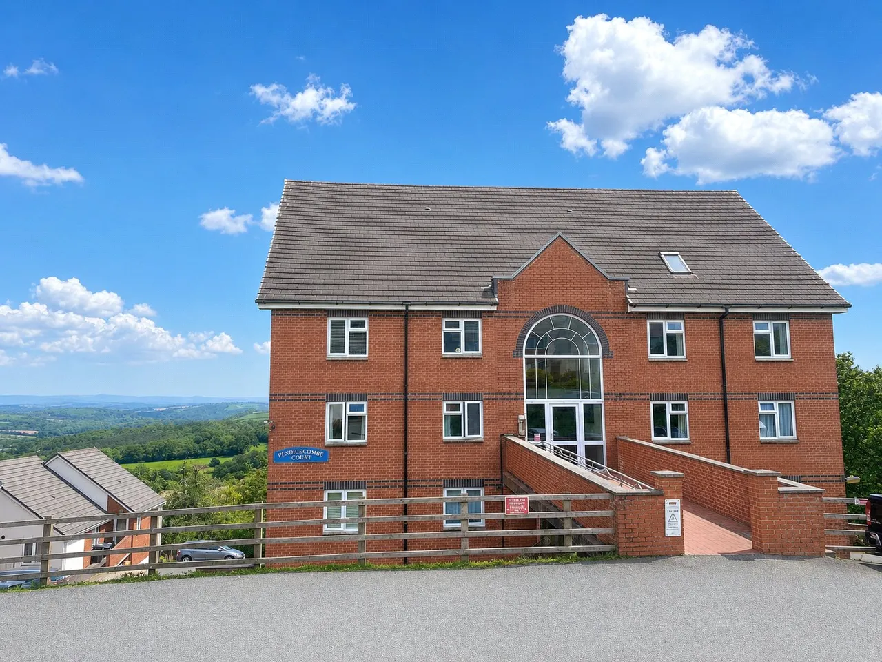 2 bed flat for sale, Tavistock Road, Launceston, PL15