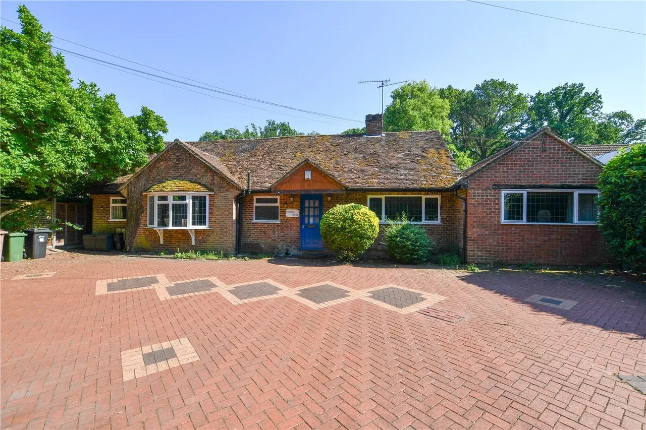 Nine Mile Ride, Wokingham, Berkshire, RG40, photo 2