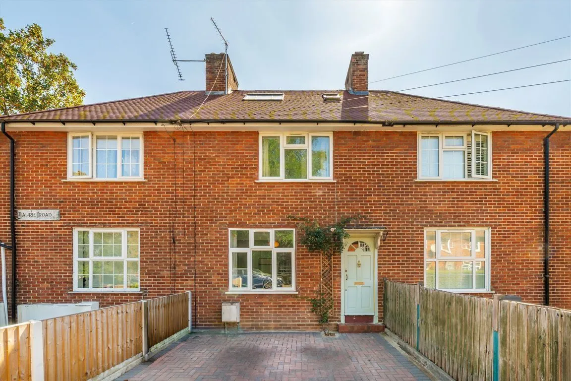 3 bed property for sale, Laurie Road, W7