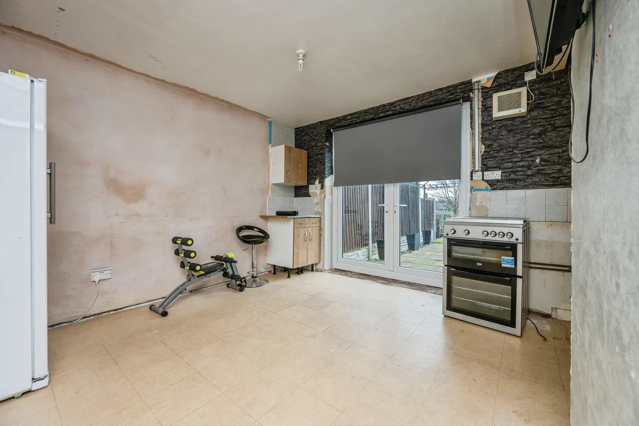 Caslon Crescent, Stourbridge, DY8, photo 5