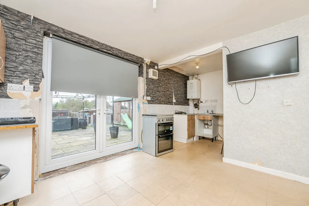 Caslon Crescent, Stourbridge, DY8, photo 6