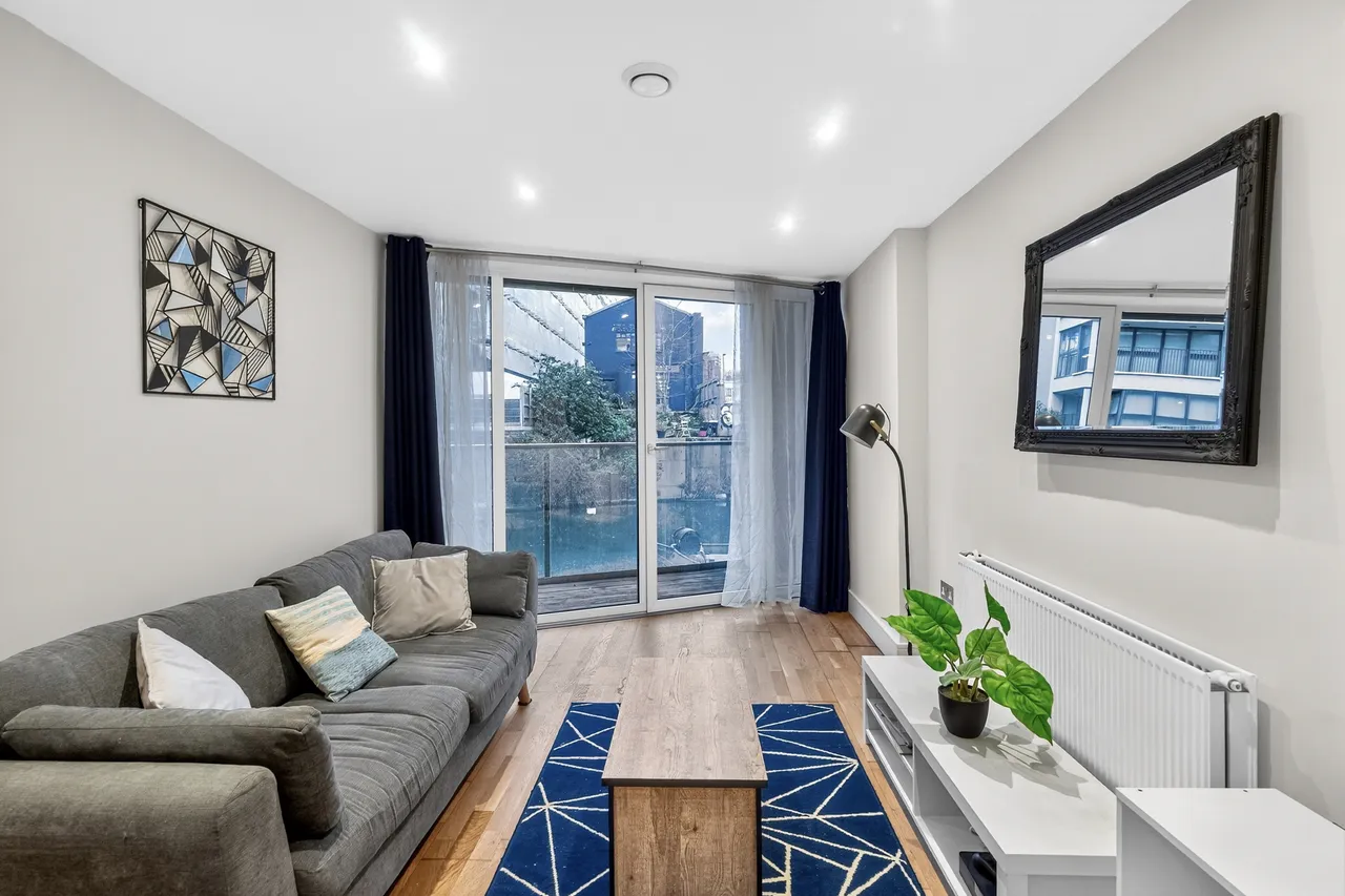 2 bed flat for sale — 18 St. Annes Street, London