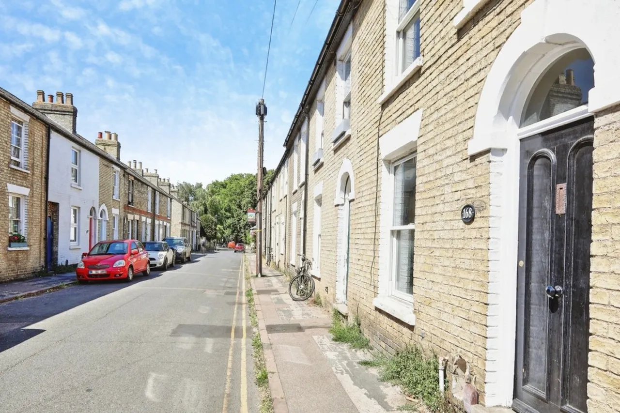 4 bed house to rent — Sturton Street
