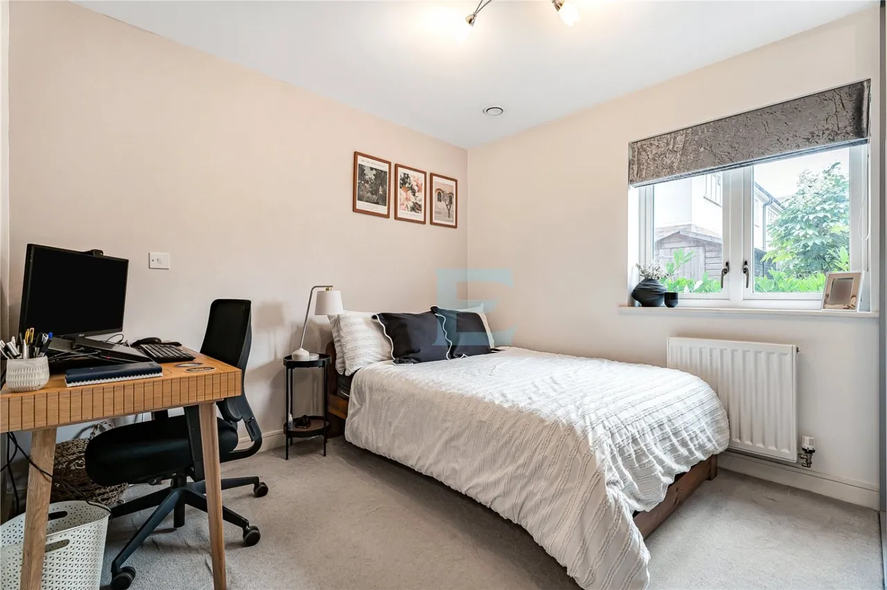 Henry Darlot Drive, Millbrook Park, NW7, photo 8