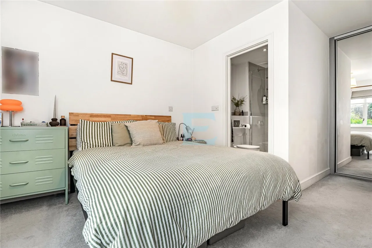 Henry Darlot Drive, Millbrook Park, NW7, photo 18