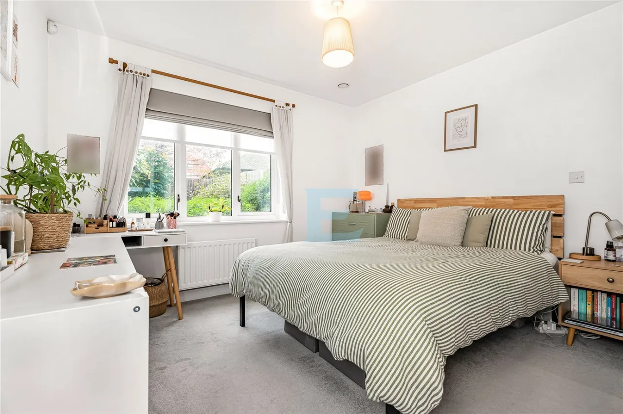 Henry Darlot Drive, Millbrook Park, NW7, photo 6