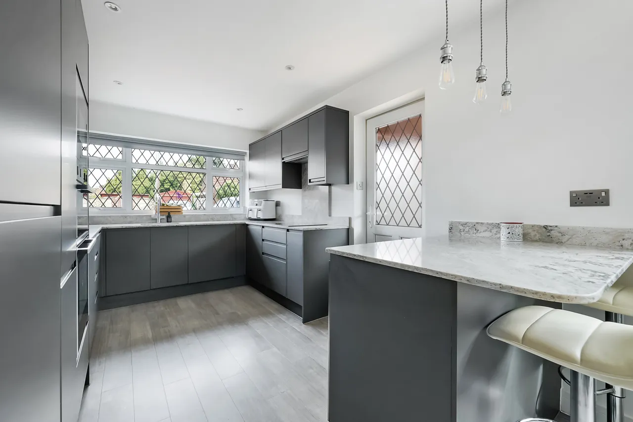 Woodroyd Gardens, Horley, RH6, photo 4