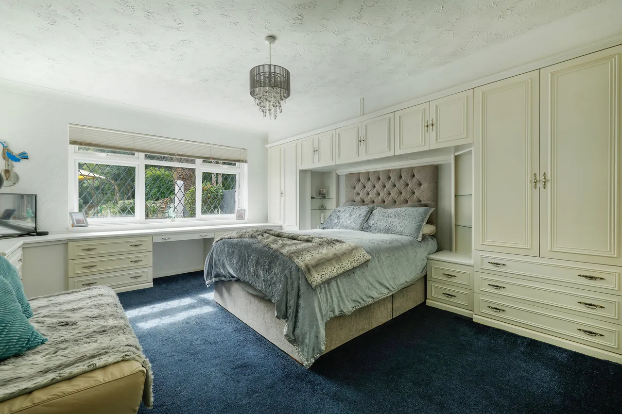 Woodroyd Gardens, Horley, RH6, photo 12