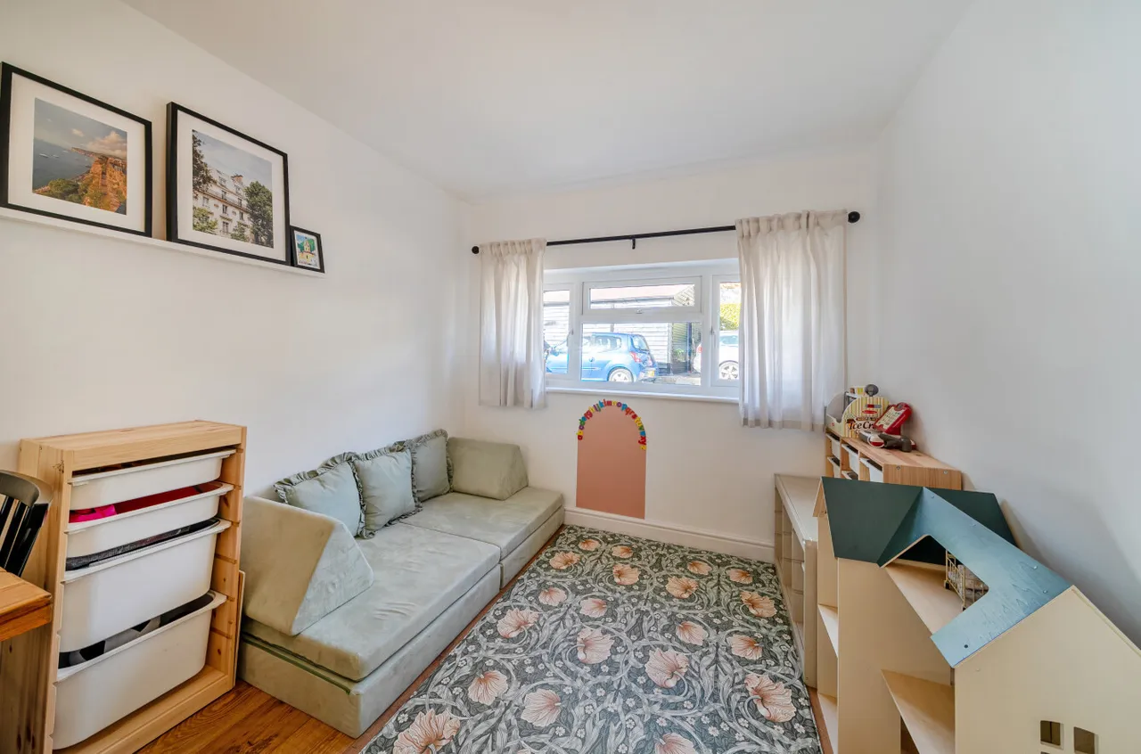 Radford Close, Farnham, GU9, photo 7