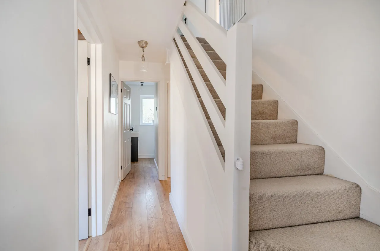 Radford Close, Farnham, GU9, photo 8
