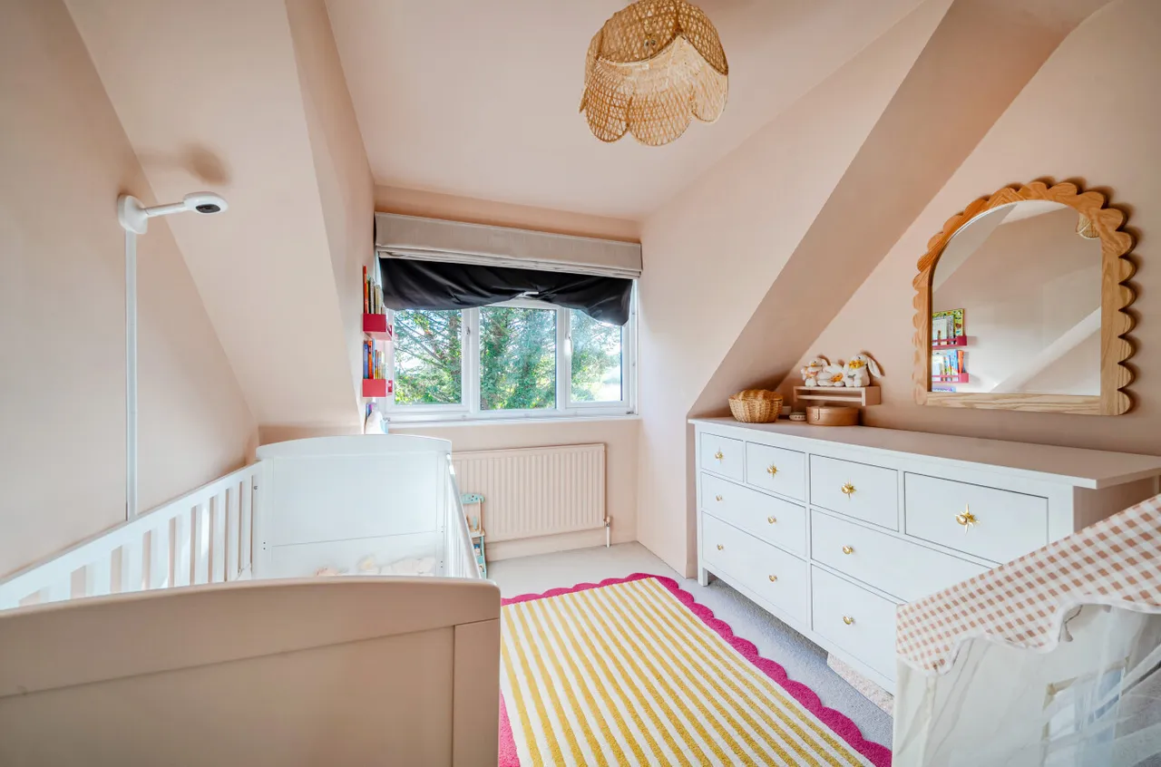 Radford Close, Farnham, GU9, photo 11