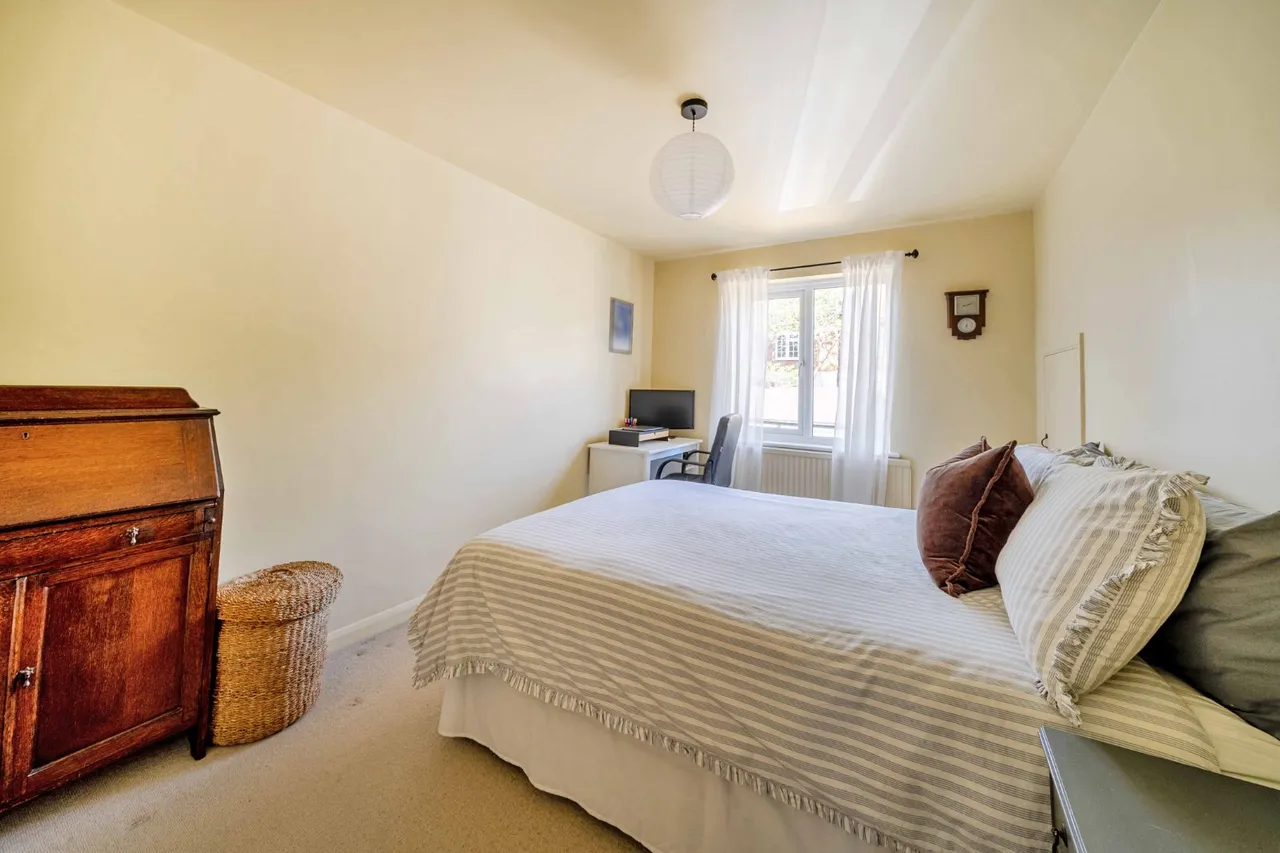 Radford Close, Farnham, GU9, photo 10