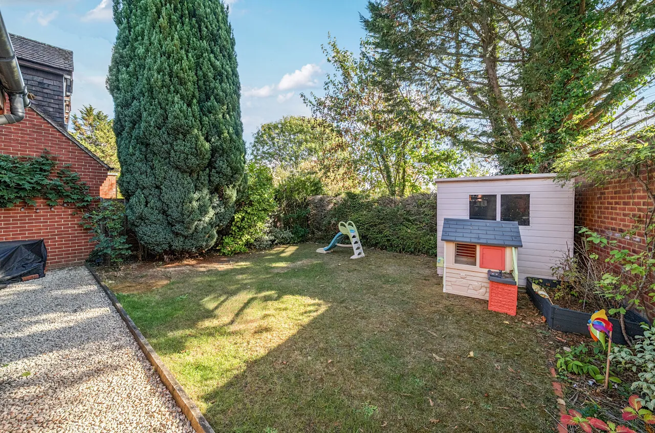 Radford Close, Farnham, GU9, photo 14
