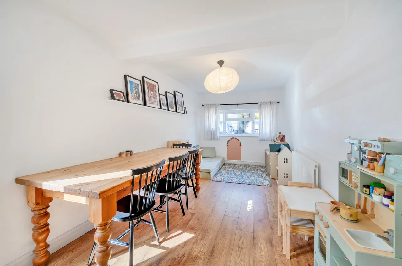 Radford Close, Farnham, GU9, photo 6