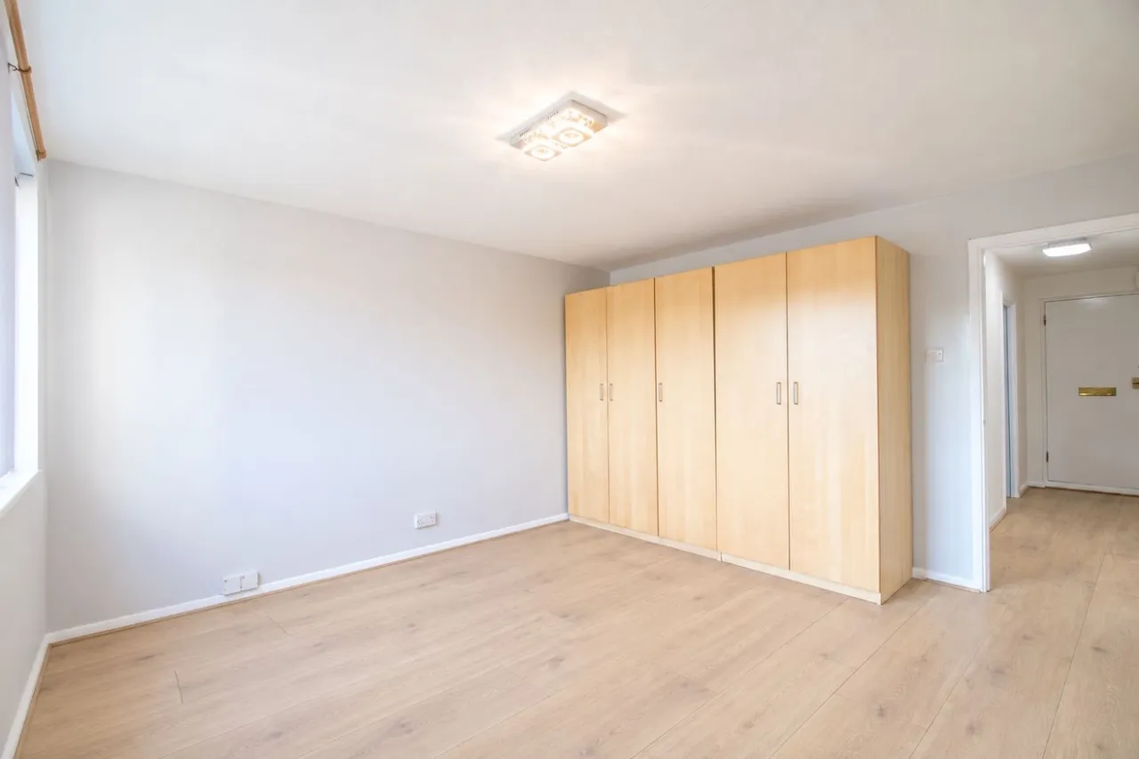 Mintern Close, London, N13, photo 6