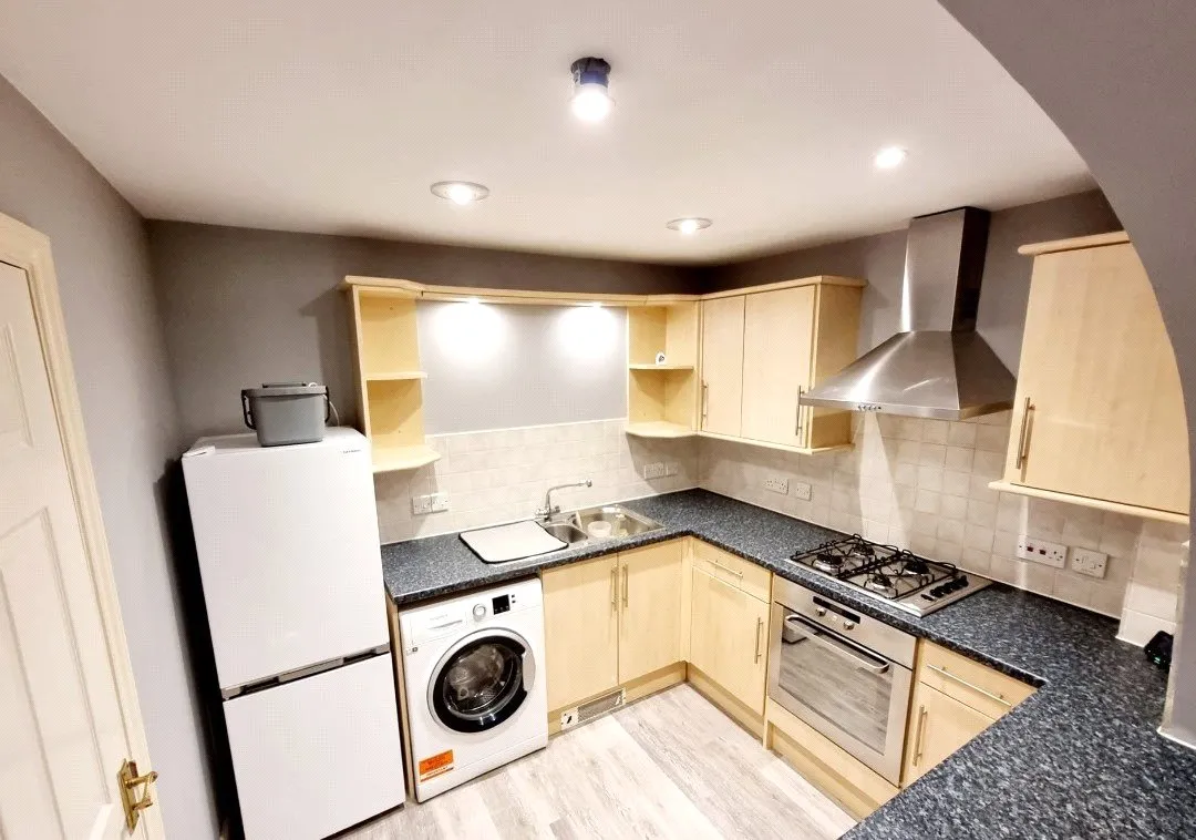 Holly Road, Aldershot, Hampshire, GU12 4SP, photo 2