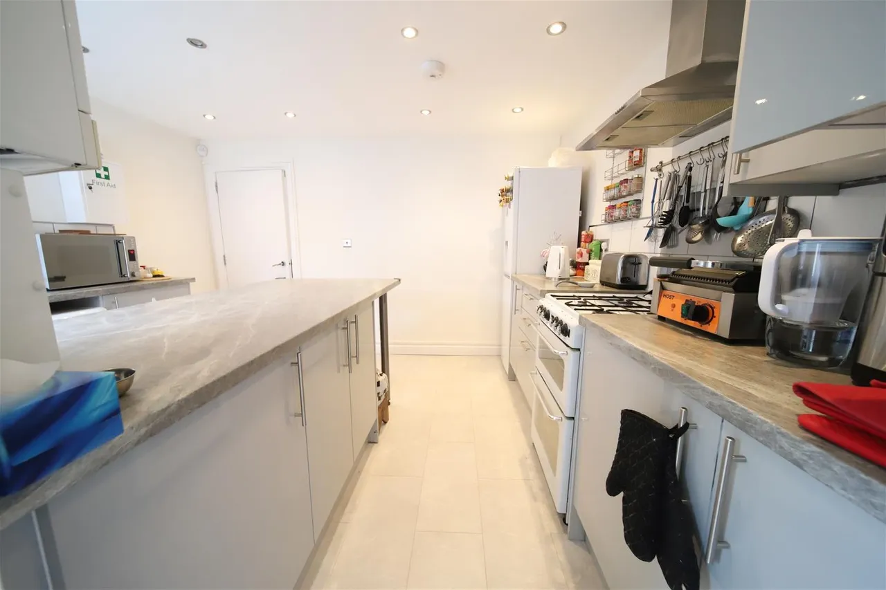 King Edwards Road, Enfield EN3 7DB, photo 7