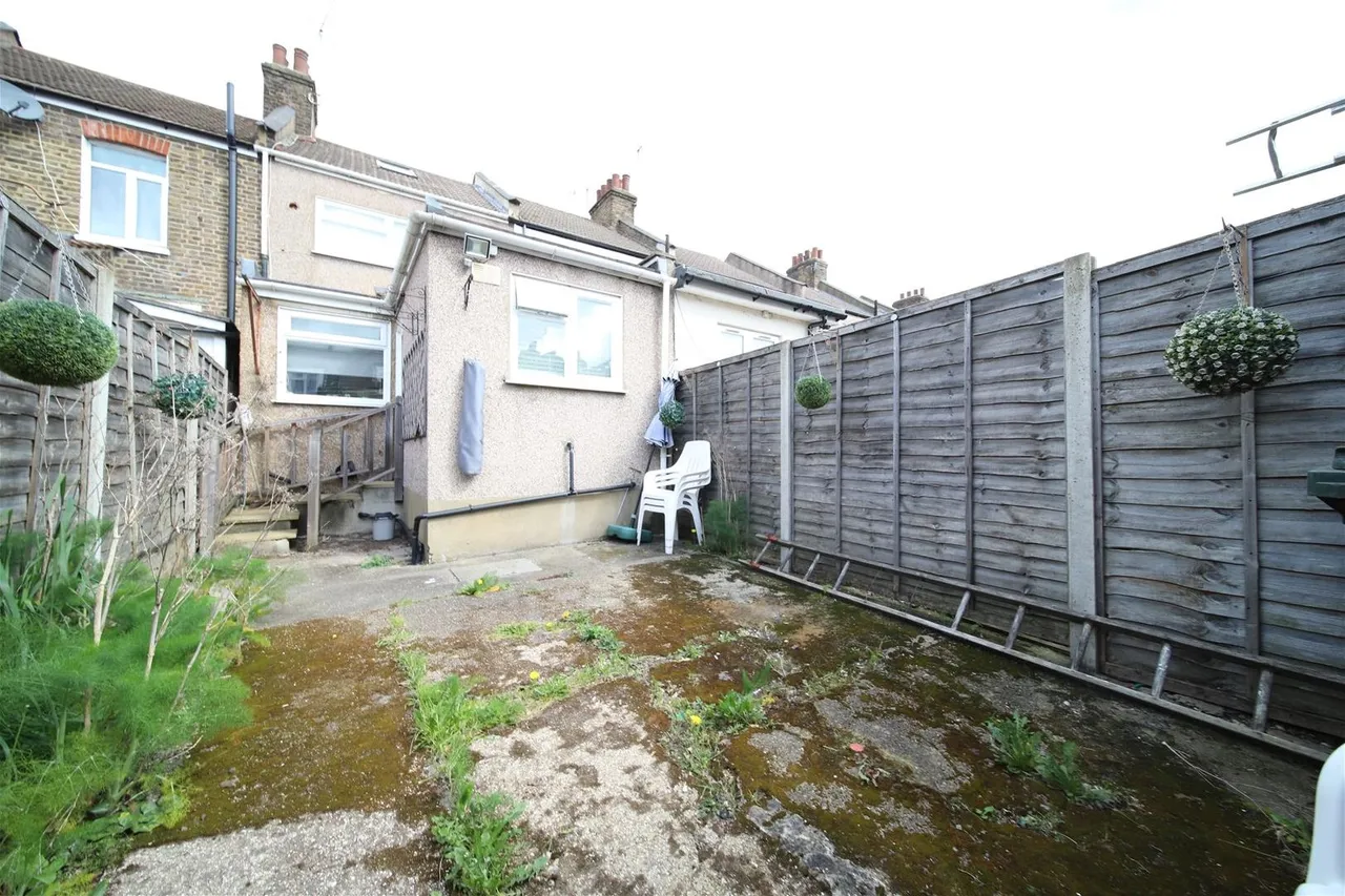 King Edwards Road, Enfield EN3 7DB, photo 13