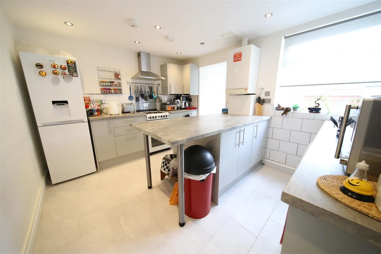 King Edwards Road, Enfield EN3 7DB, photo 5