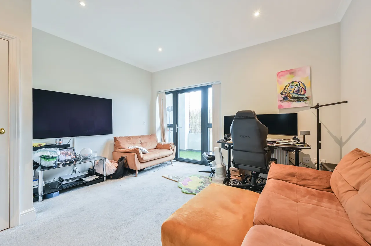 Flat 2, Saturn House, 12-14 Station Road, Harrow, photo 3