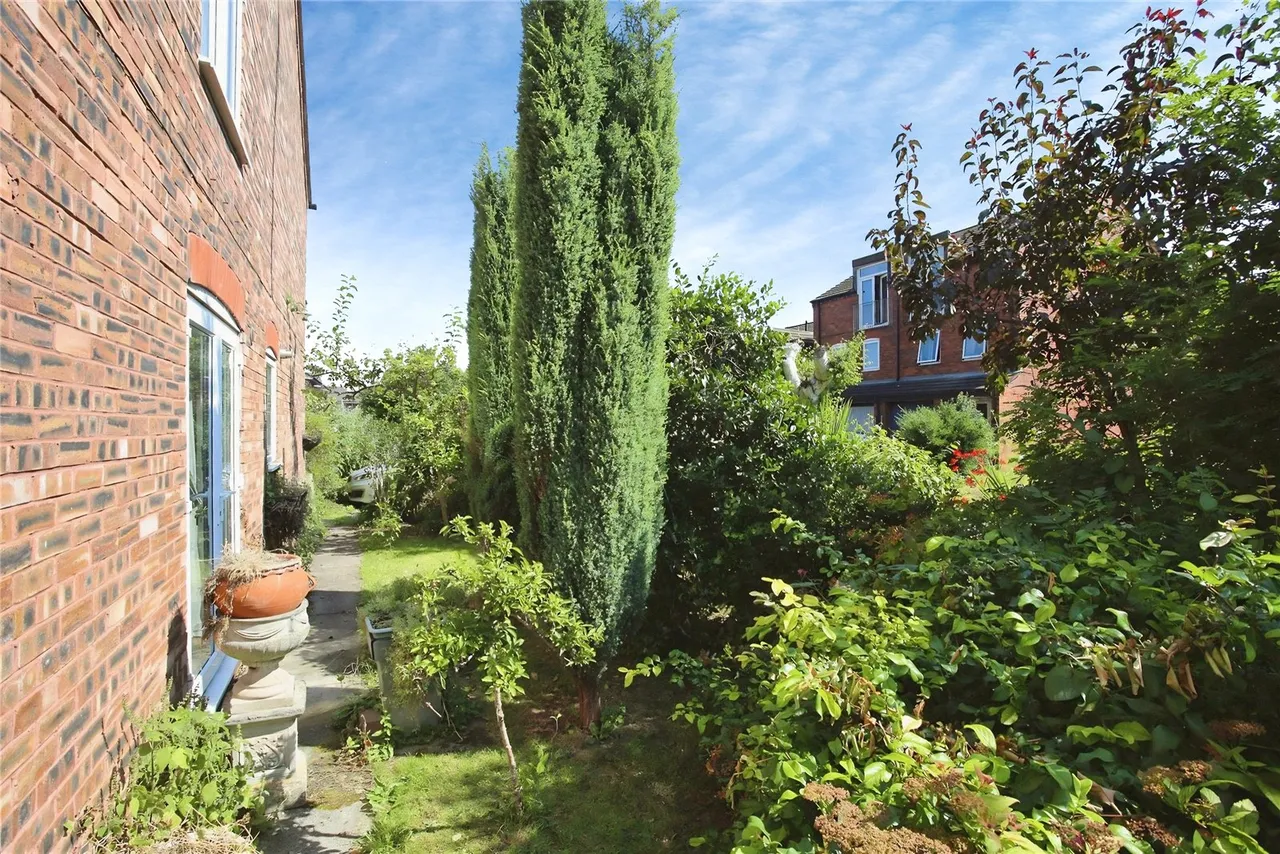 Crossgate Mews, Heaton Mersey, SK4, photo 14