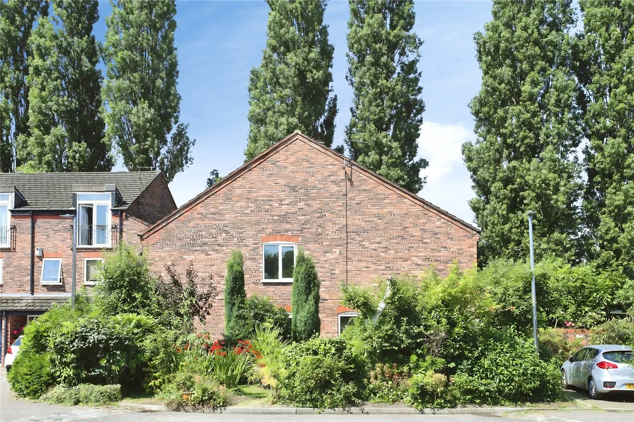 Crossgate Mews, Heaton Mersey, SK4, photo 11