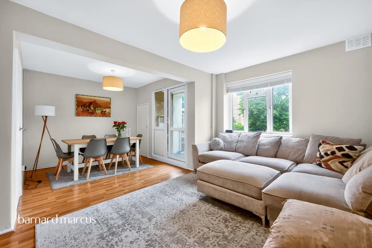 3 bed flat for sale — Opal Street, London