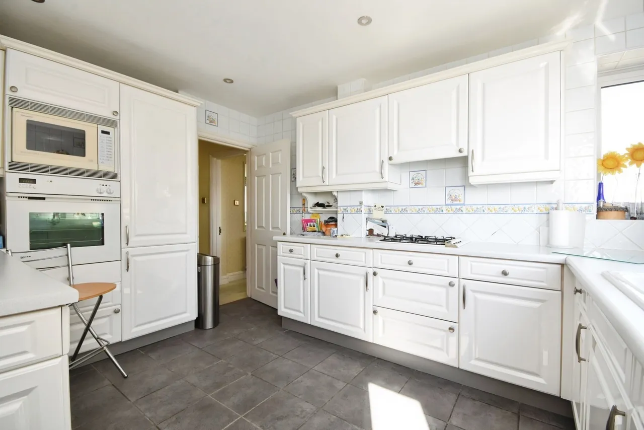 The Leas, Westcliff-On-Sea, Essex, SS0, photo 5