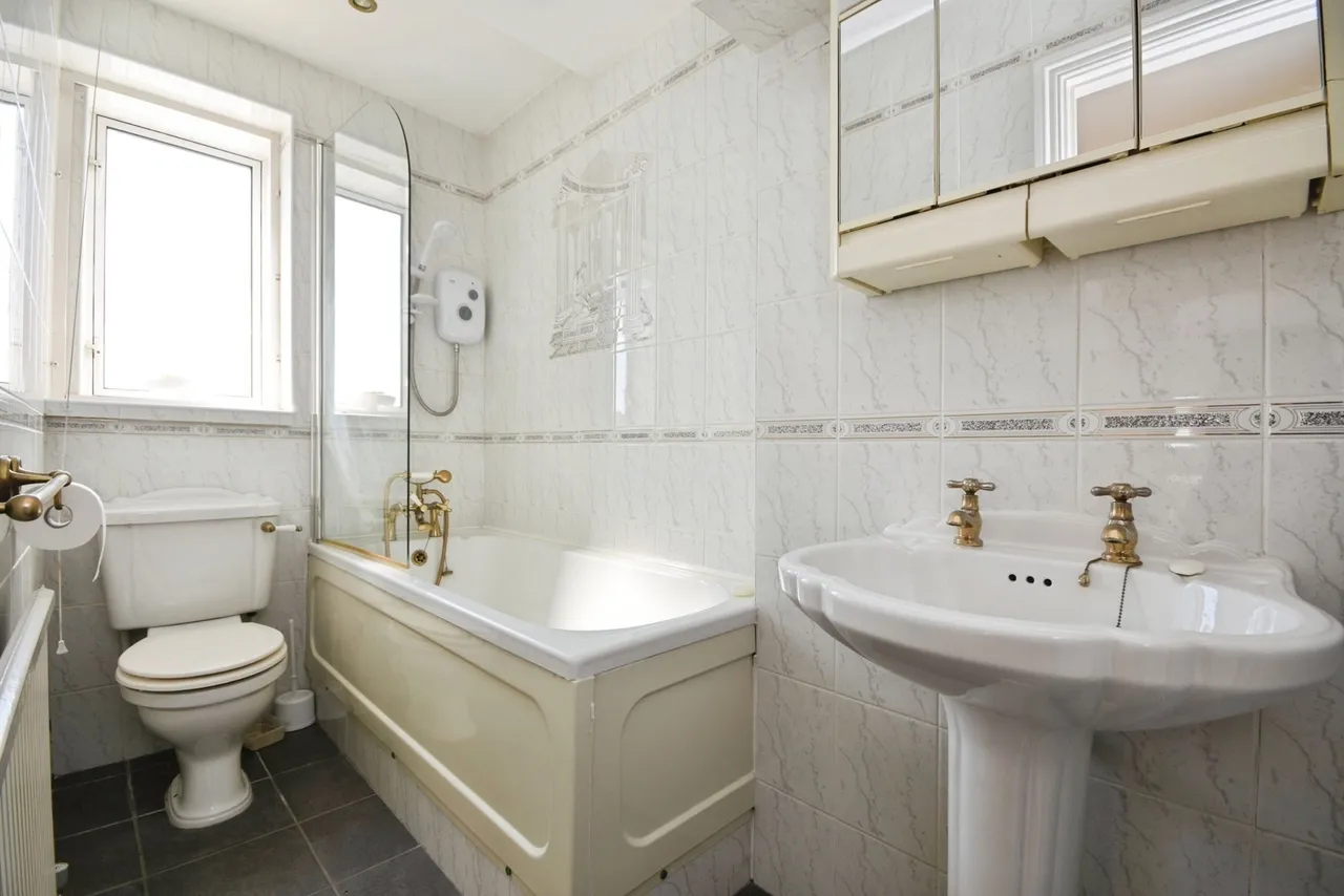The Leas, Westcliff-On-Sea, Essex, SS0, photo 12