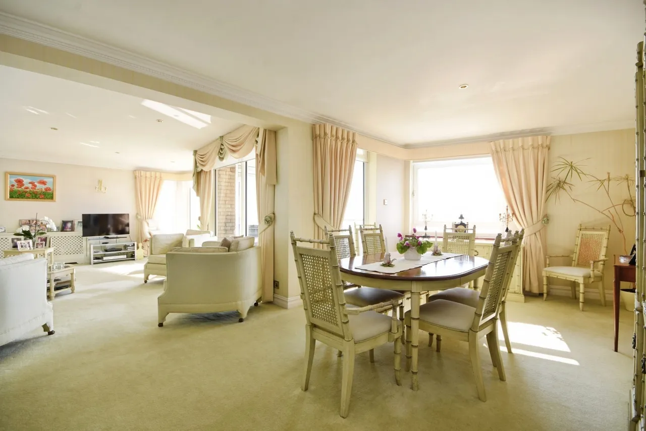 The Leas, Westcliff-On-Sea, Essex, SS0, photo 4