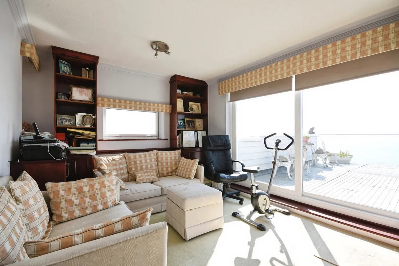 The Leas, Westcliff-On-Sea, Essex, SS0, photo 9