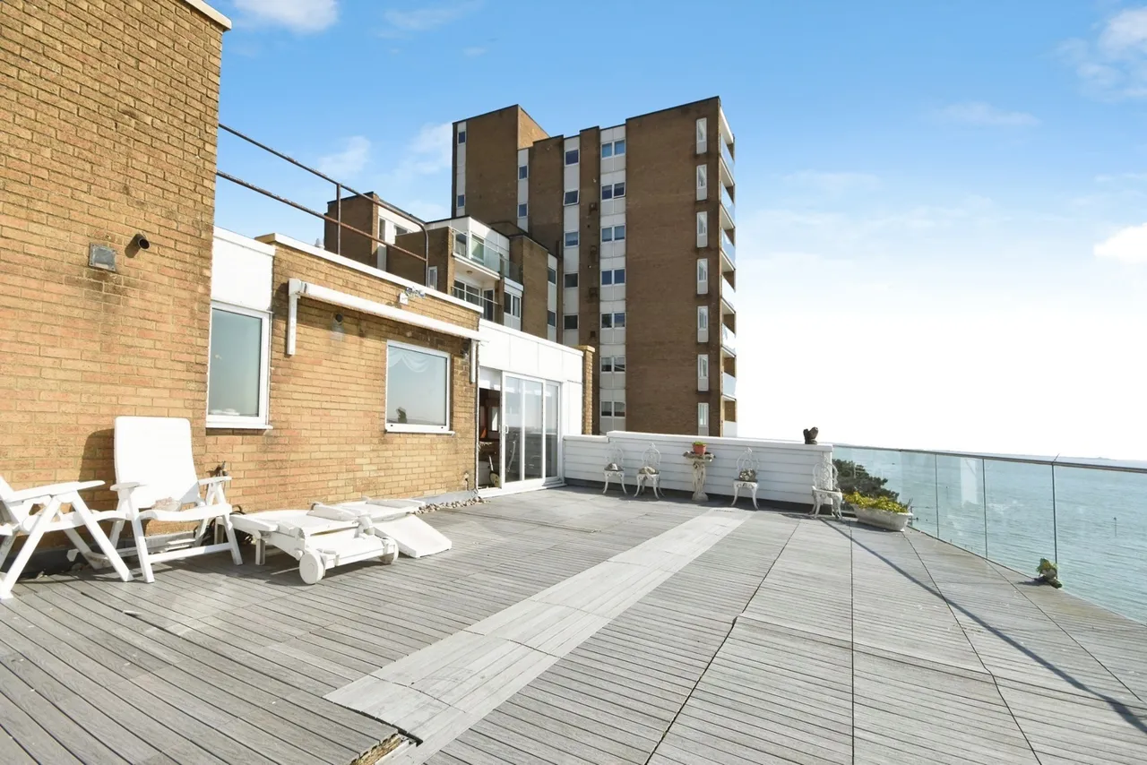 The Leas, Westcliff-On-Sea, Essex, SS0, photo 20
