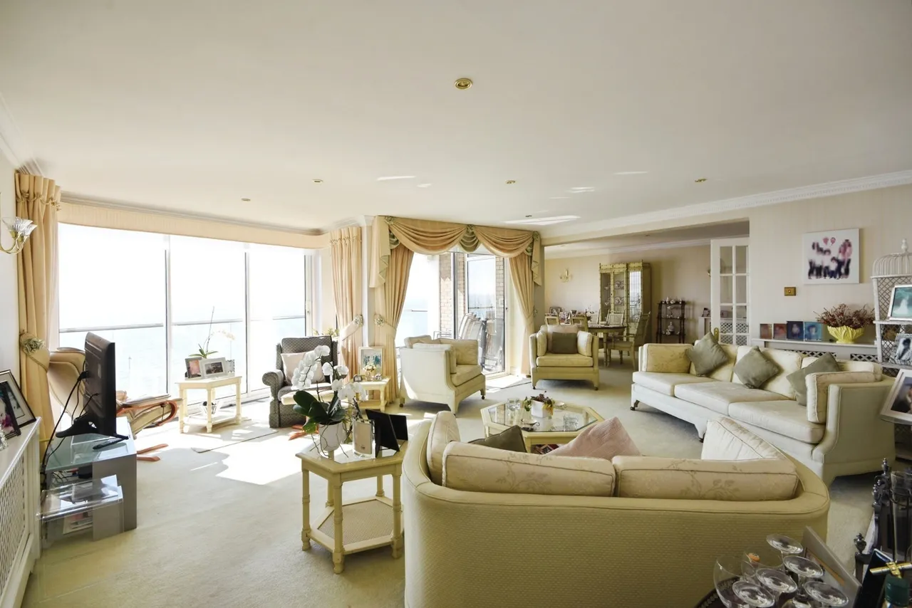 The Leas, Westcliff-On-Sea, Essex, SS0, photo 2