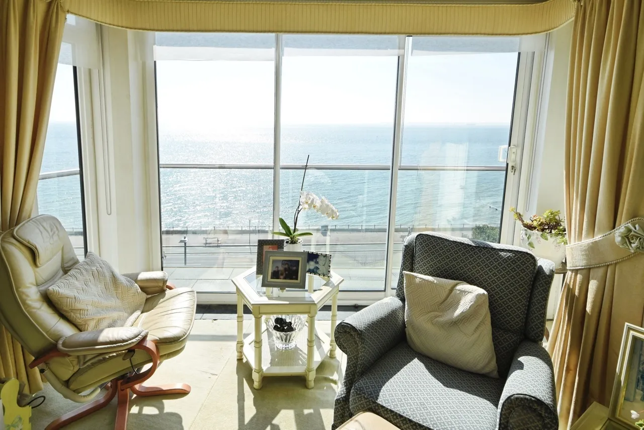 The Leas, Westcliff-On-Sea, Essex, SS0, photo 3