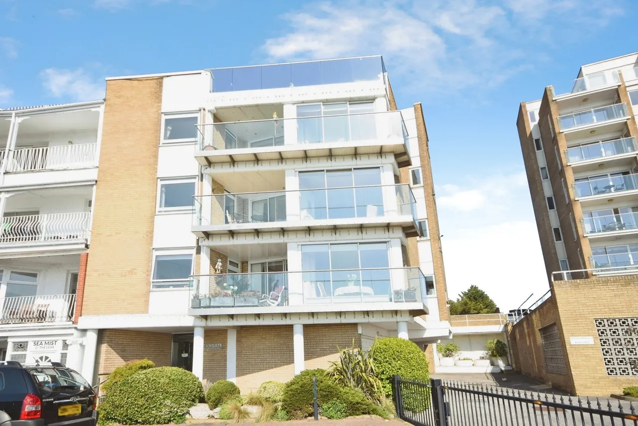 The Leas, Westcliff-On-Sea, Essex, SS0, photo 11