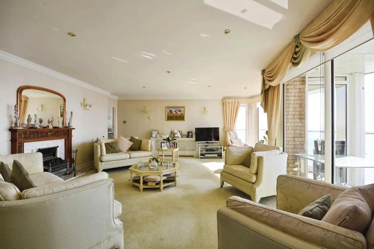 The Leas, Westcliff-On-Sea, Essex, SS0, photo 13
