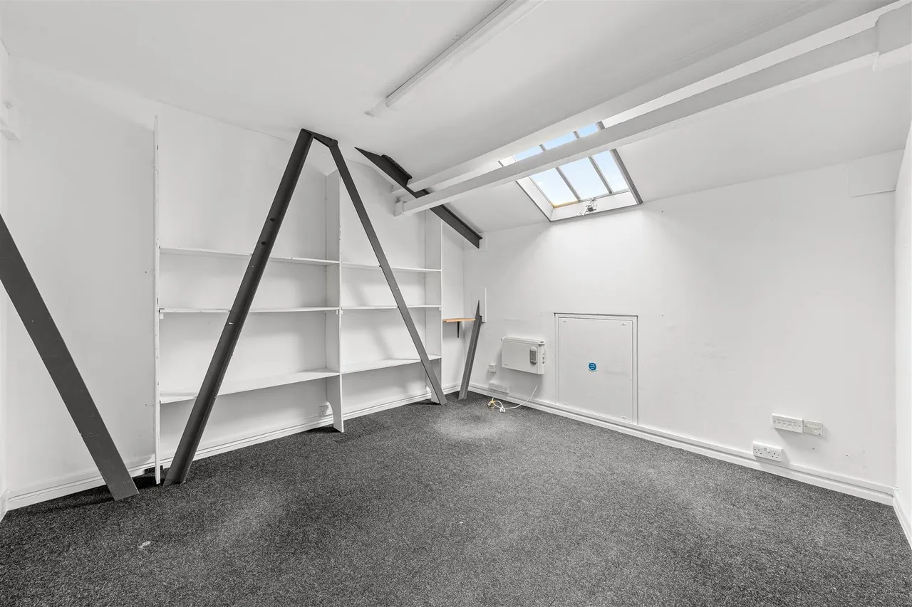 Commercial, To LetBrixton Hill, photo 10
