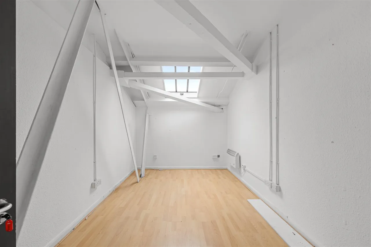 Commercial, To LetBrixton Hill, photo 18