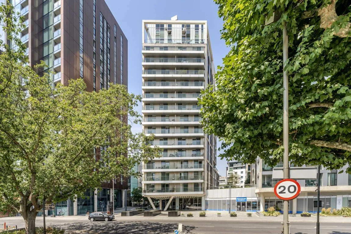 2 bed property for sale, Buckhold Road, SW18