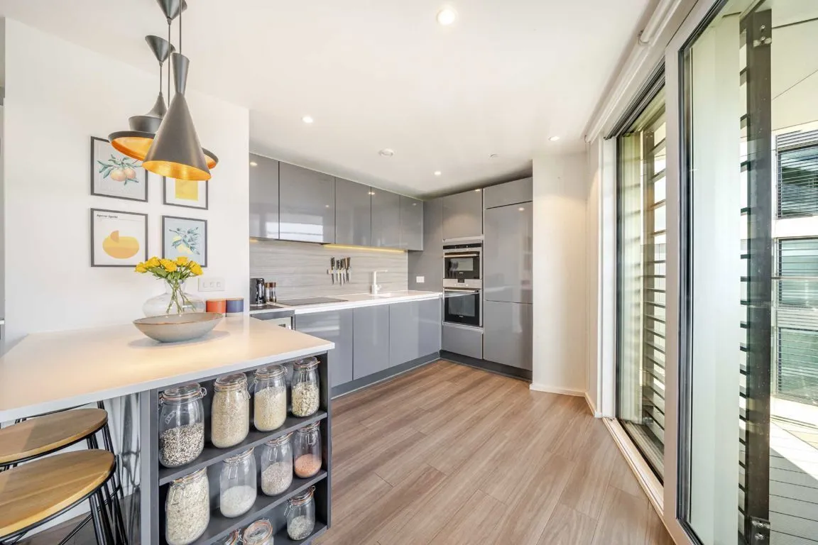 Buckhold Road, SW18, photo 4
