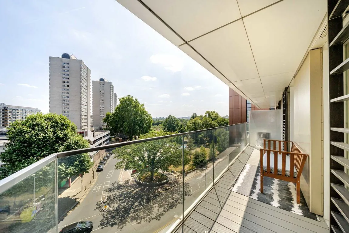 Buckhold Road, SW18, photo 3