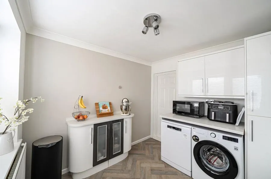 Loveridge Close, Swindon, SN2, photo 16