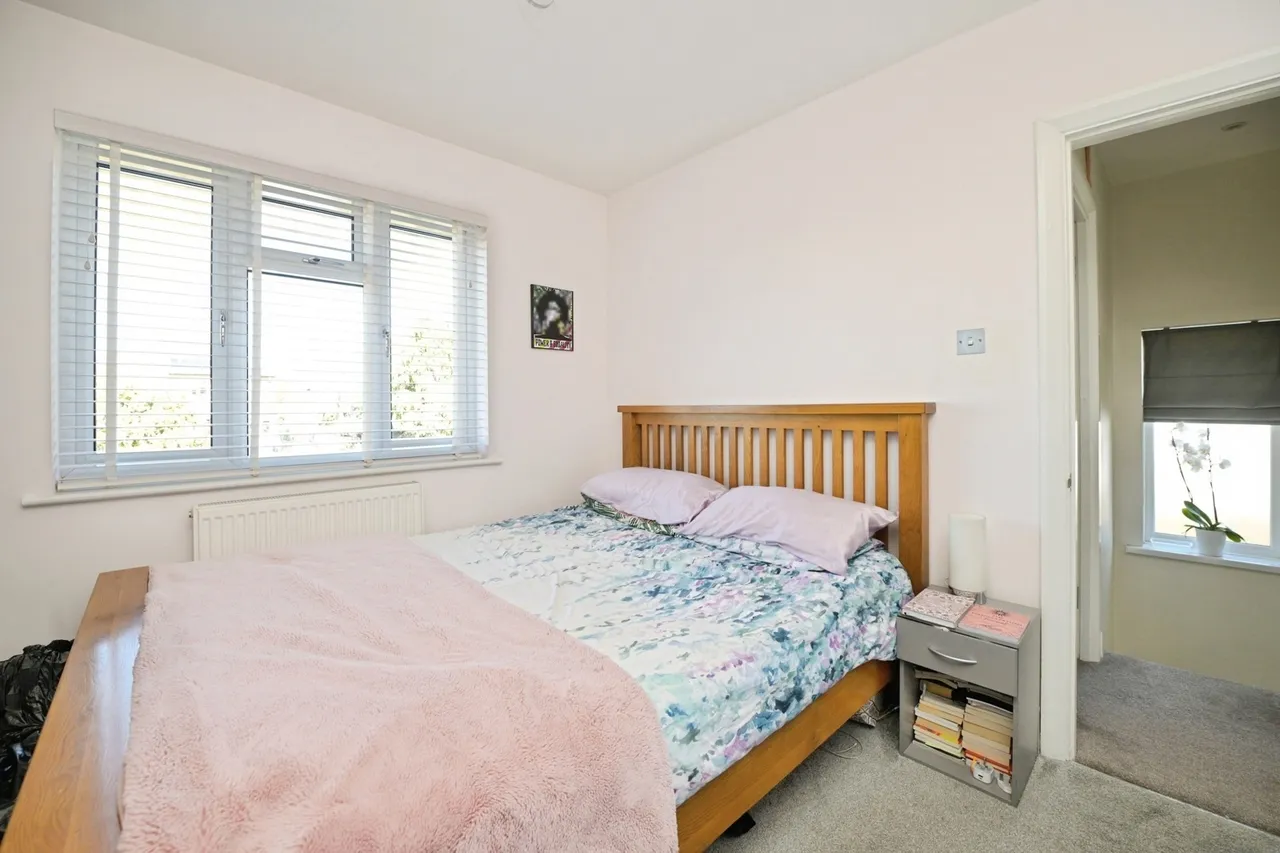 Silvermere Avenue, Romford, RM5, photo 15