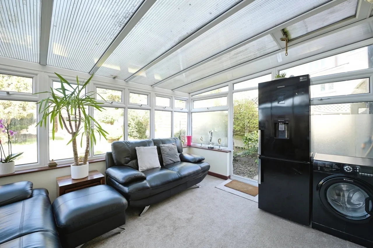 Silvermere Avenue, Romford, RM5, photo 8