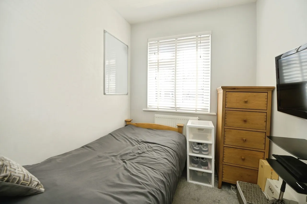 Silvermere Avenue, Romford, RM5, photo 16